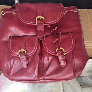 Chic Beige Shoulder Bag with Gold Accent